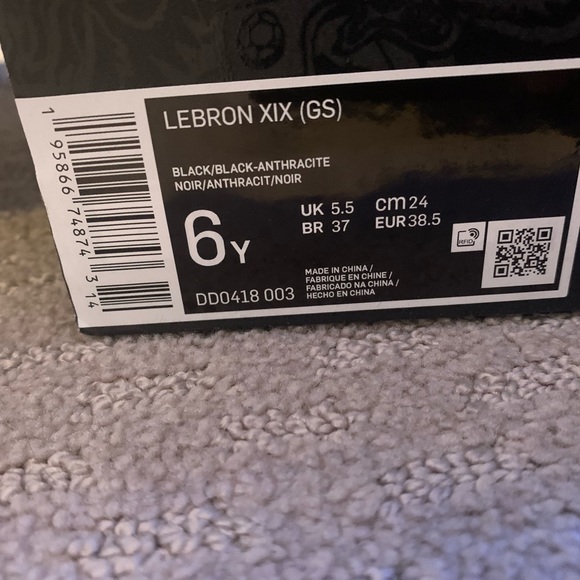 Lebron James xix almost new basketball shoes - Picture 2 of 13